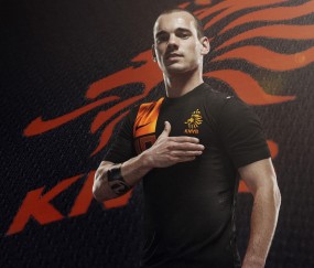 开云体育平台APP-赛道与绿茵的交汇，当F1争冠焦点映射瑞典足球的绝杀时刻