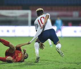 开云APP-青年球员在比赛中展现出惊艳表现