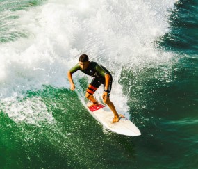 开云APP-凯恩主宰比赛走向，希腊神话再现，击败奥地利的战术密码