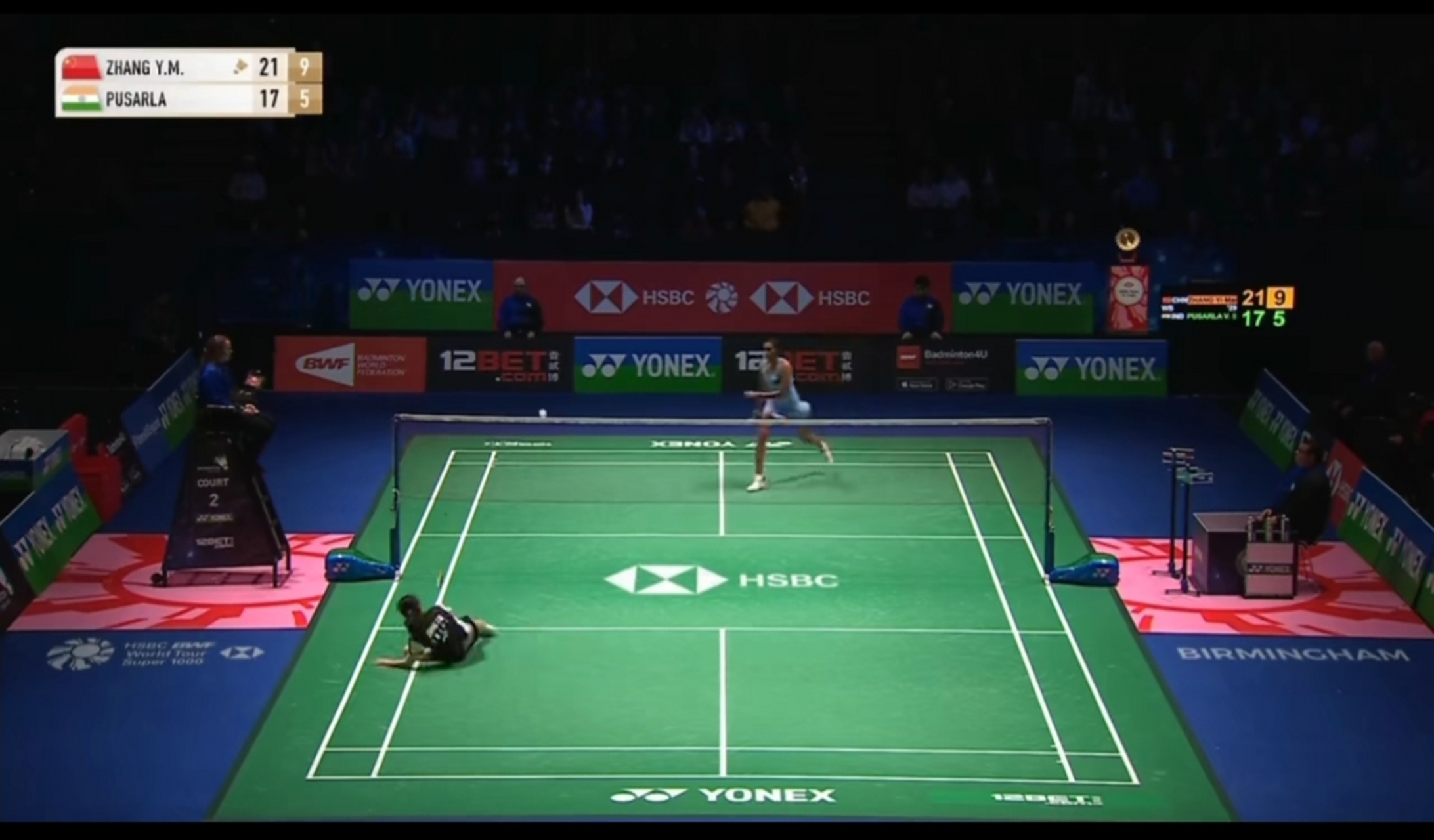 中国羽毛球队绝杀丹麦羽毛球队，辛杜关键制胜