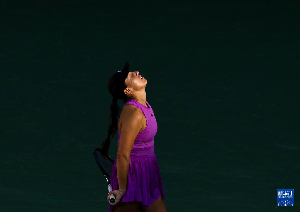 加拿大蝶泳选手夺冠，女子柔道领先晋级半决赛