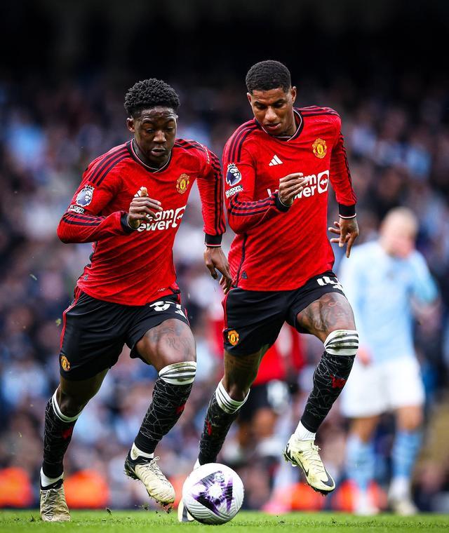 曼联碾压勒沃库森,蒂亚戈关键制胜 曼联碾压勒沃库森,蒂亚戈关键制胜