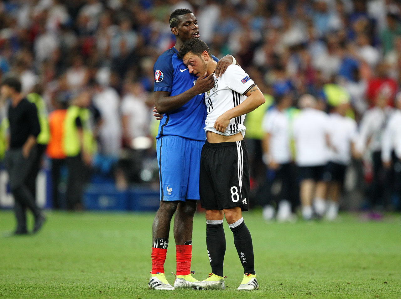 泰国队横扫德国队，黄鸭组合带队取胜