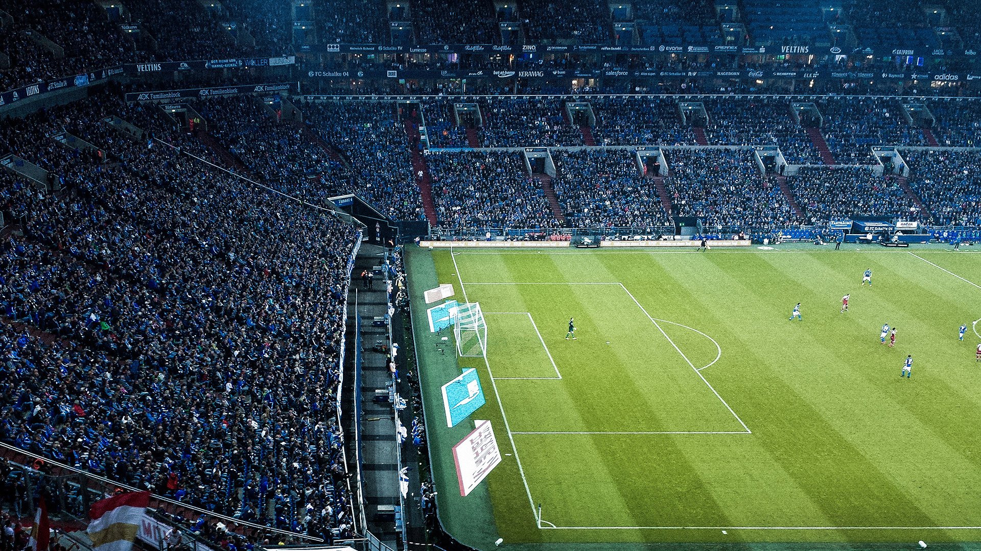 黄潜奇迹再续！巴斯托尼天神下凡，莱比锡红牛饮恨情歌球场