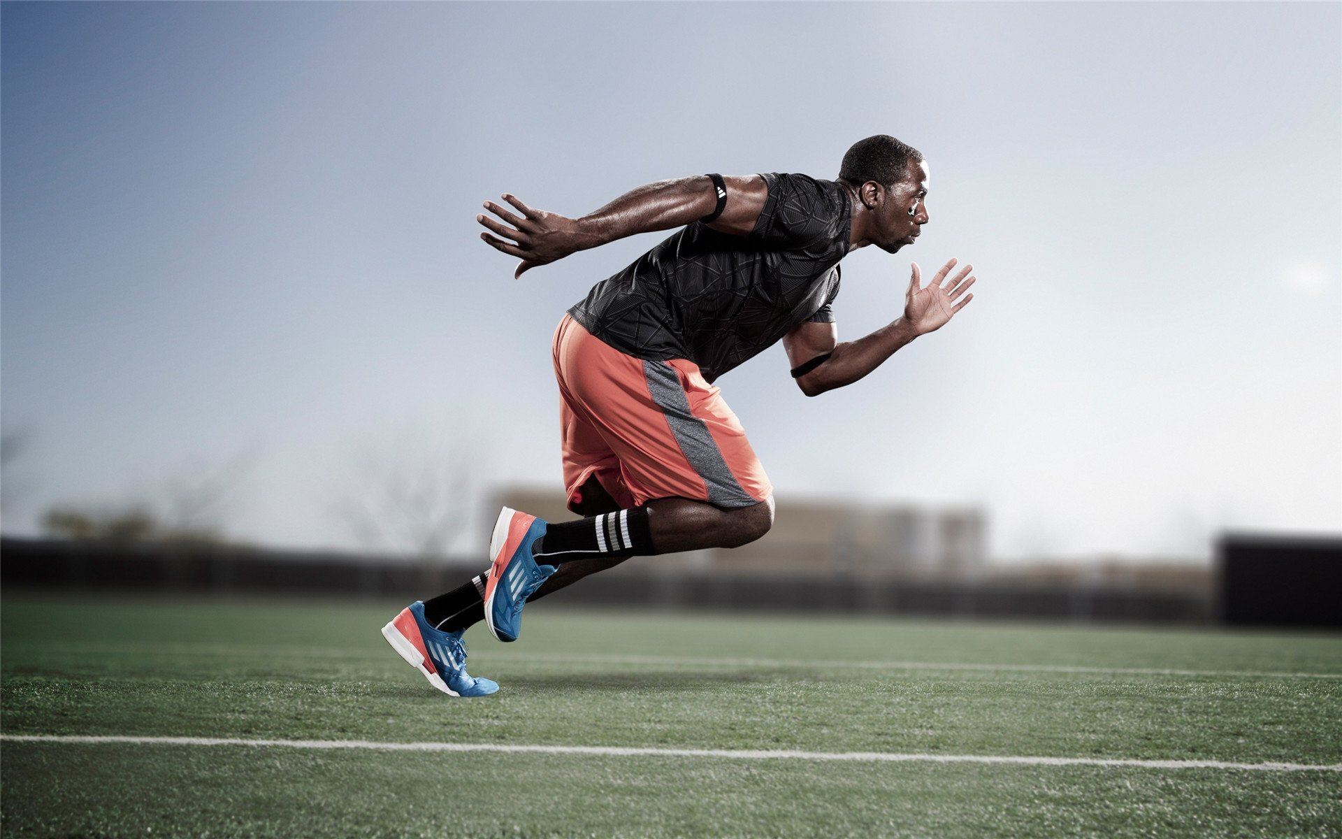 德甲争冠战之夜，奥斯梅恩扛起全队