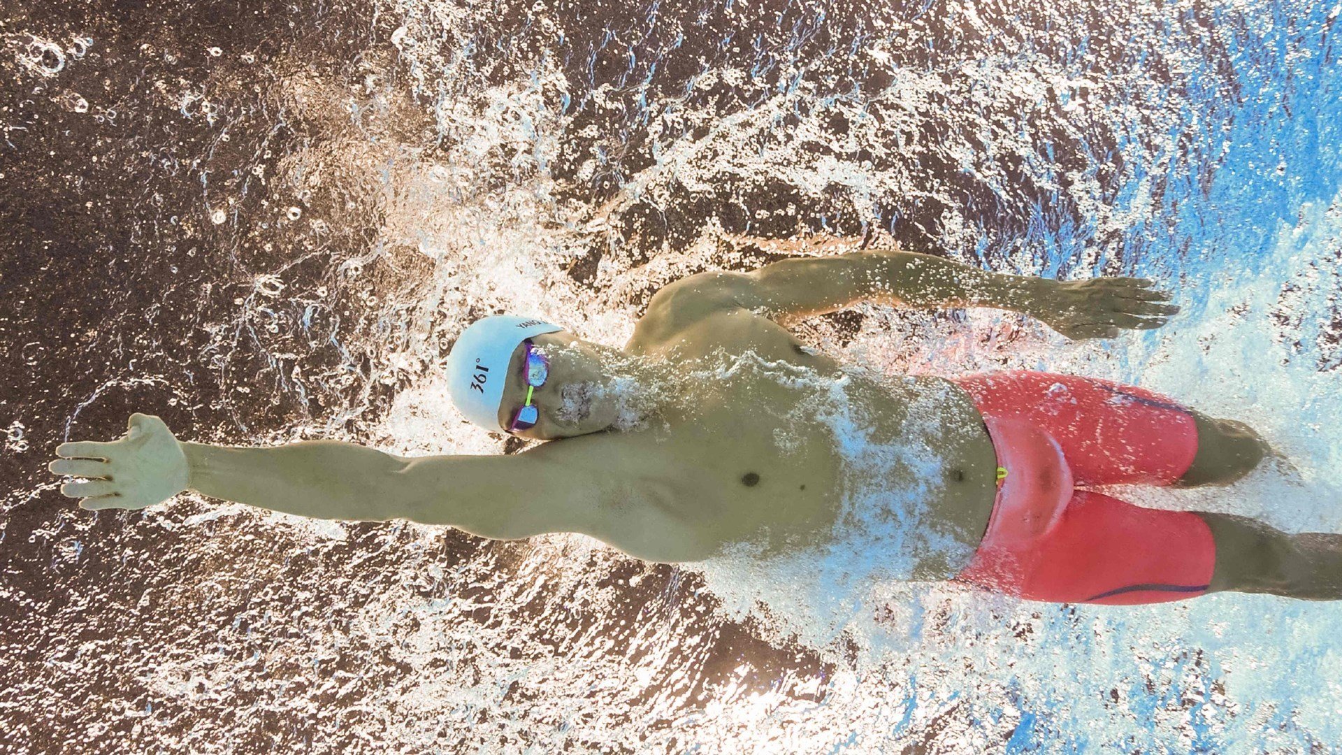 乔治爆发引领广厦狂潮，连续得分压制热火展现战术韧性