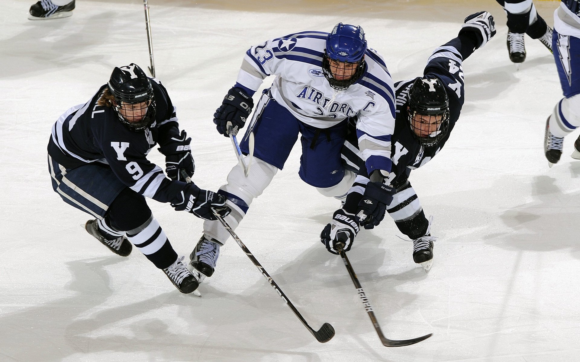 从联合杯绝杀到温网之巅，梅德韦杰夫带队取胜的战术革命