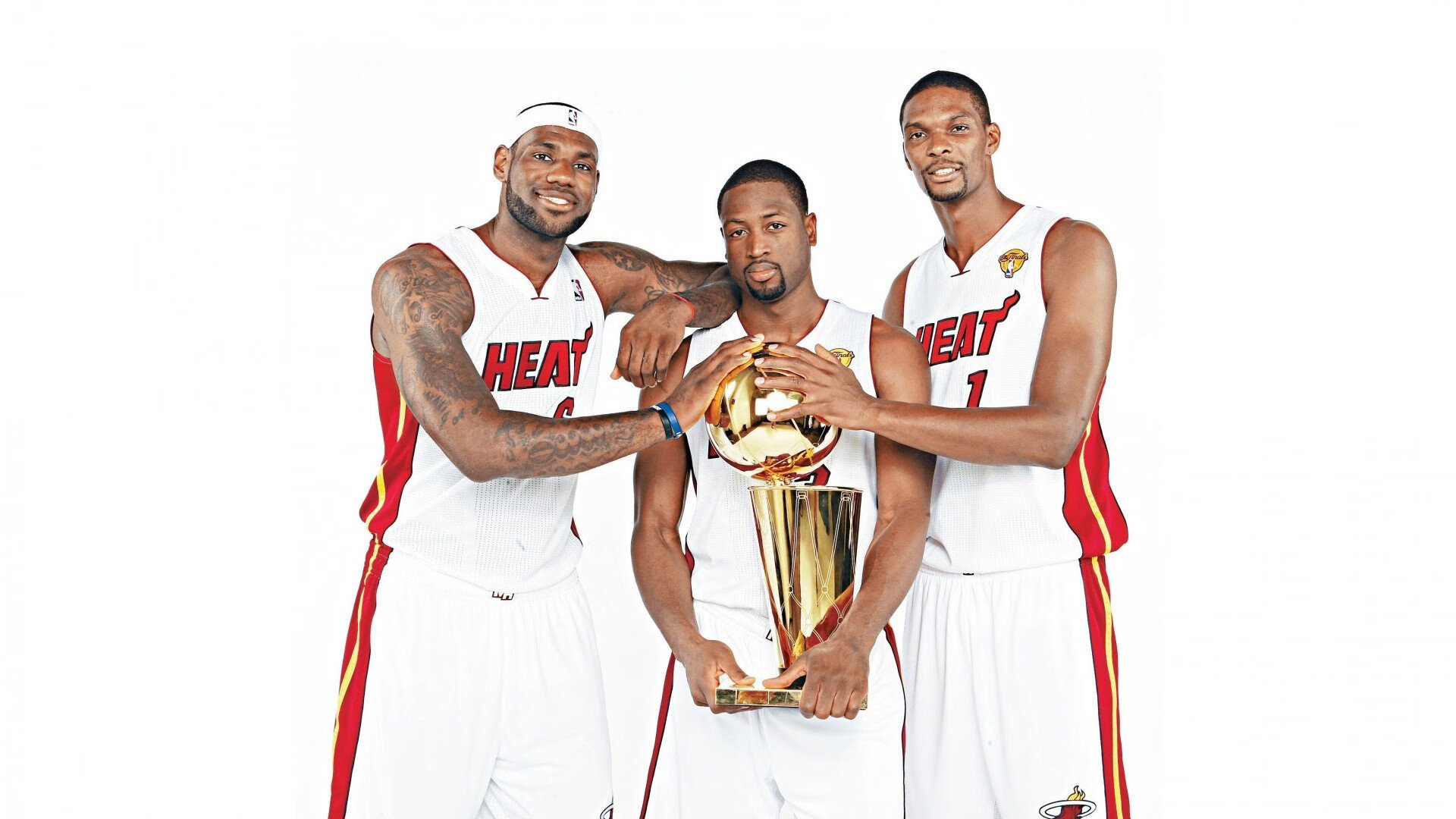 字母哥让比赛提前失去悬念，广东队血拼尼克斯，当东方韧性遇上西方天赋